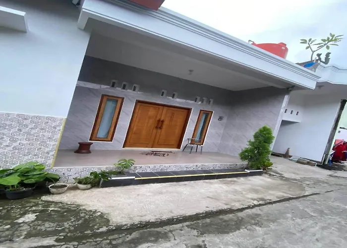 Oyo 95110 Eksklusif Gueshouse Syariah