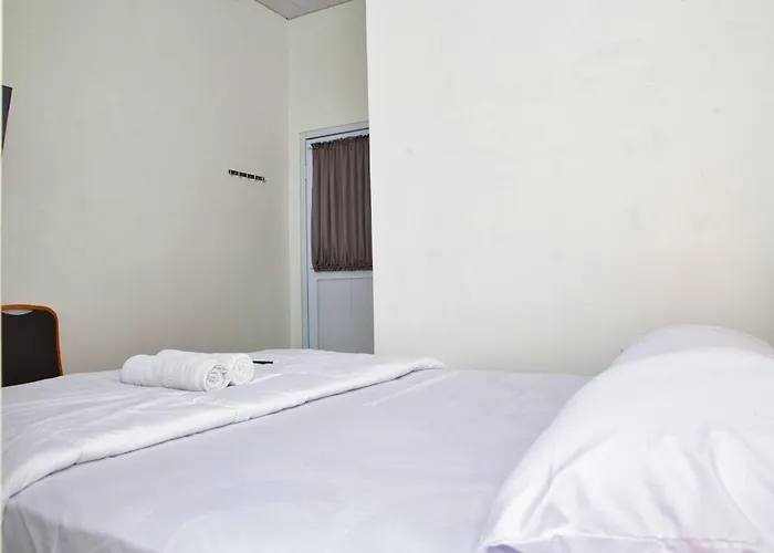 Clarissa Guest House Cisarua Bandung