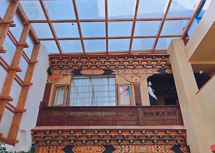 Shangri-La Nazhu Tibetan Mansion Hotel