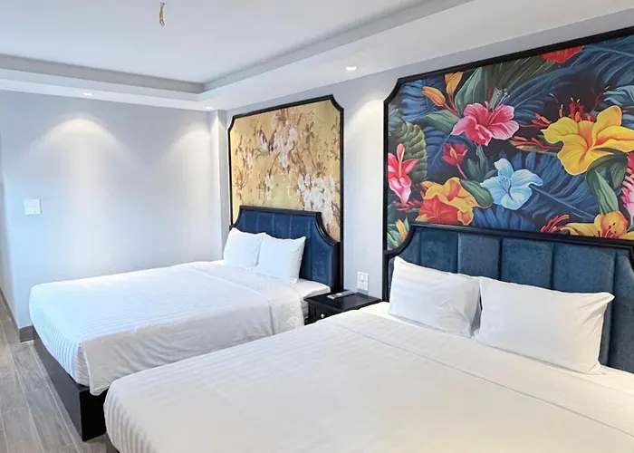 Aurora Hotel & Apartment