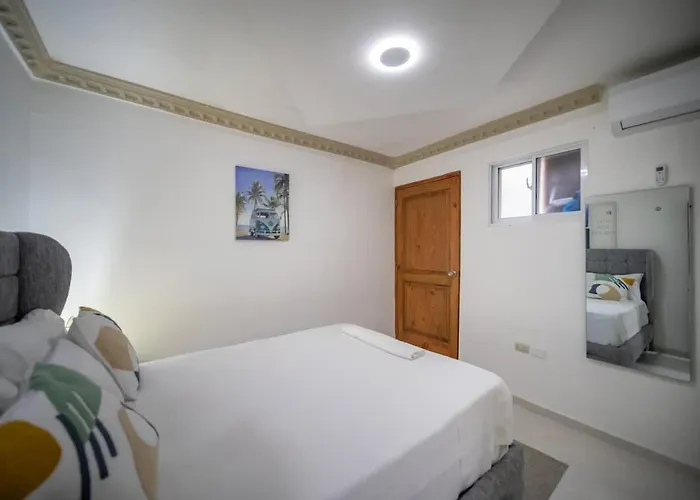 Room In The Center With Outdoor Jacuzzi