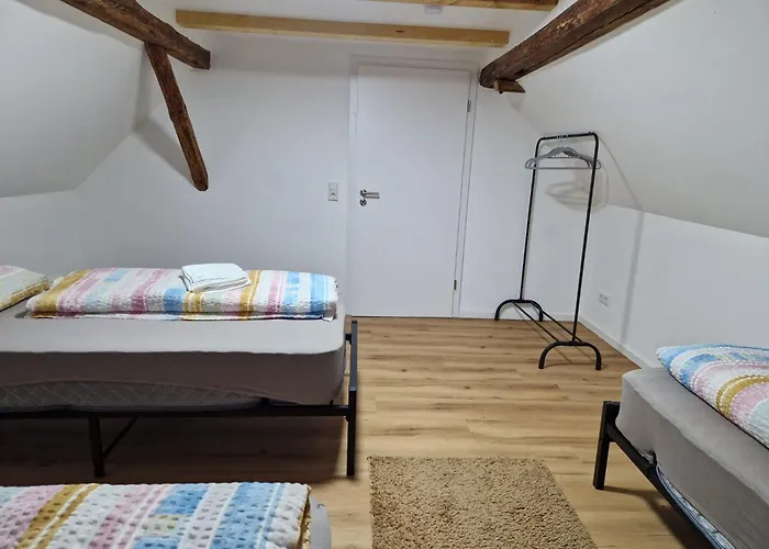 Dreibettzimmer mit Gemeinschaftsbad und Küche Großenbach