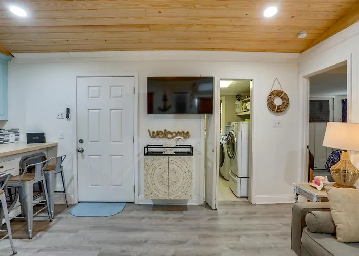 1 Mi To Festivals! Grand Isle Getaway W/ Deck
