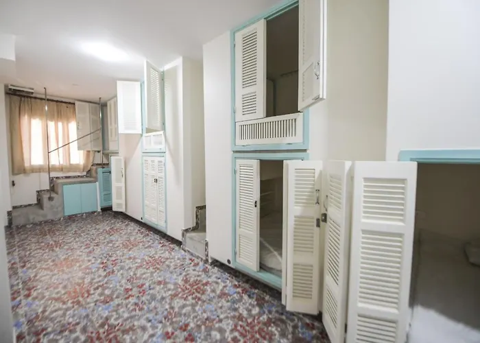 Lebanon Hostel