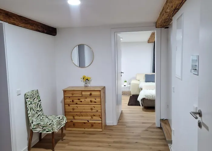 Dreibettzimmer mit Gemeinschaftsbad und Küche Großenbach