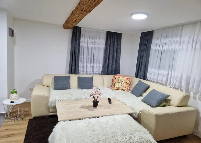 Dreibettzimmer mit Gemeinschaftsbad und Küche Großenbach