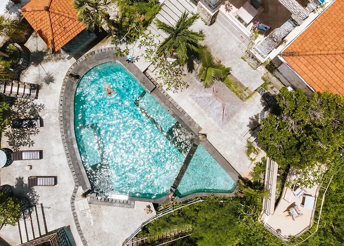 Uluwatu Mansion Hostel