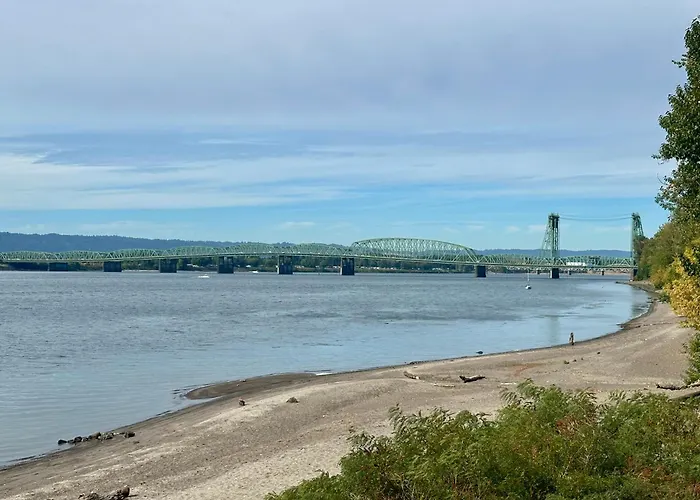 River Views 3Bd 2Ba Luxury Condo Along Columbia Waterfront Renaissance Trail