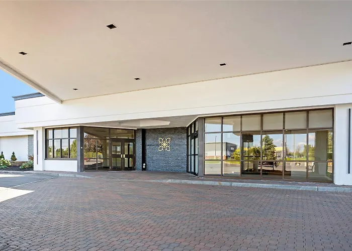 The Lux Hotel & Conference Center, An Ascend Collection Hotel