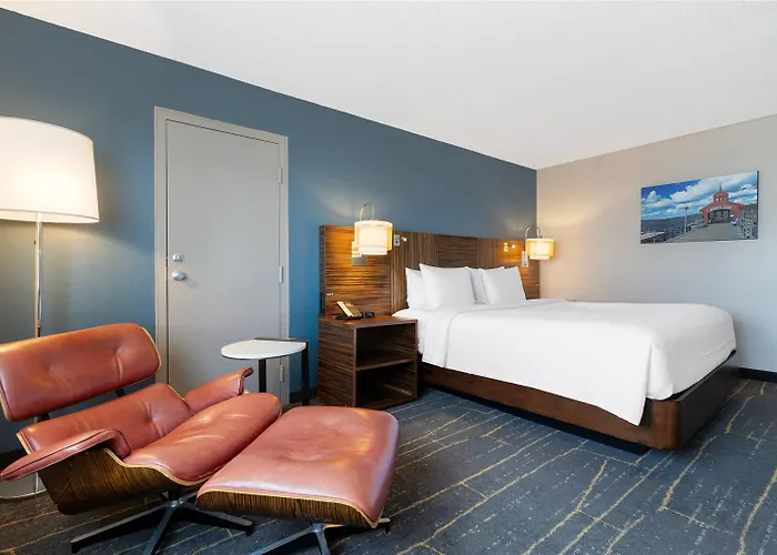 The Lux Hotel & Conference Center, An Ascend Collection Hotel