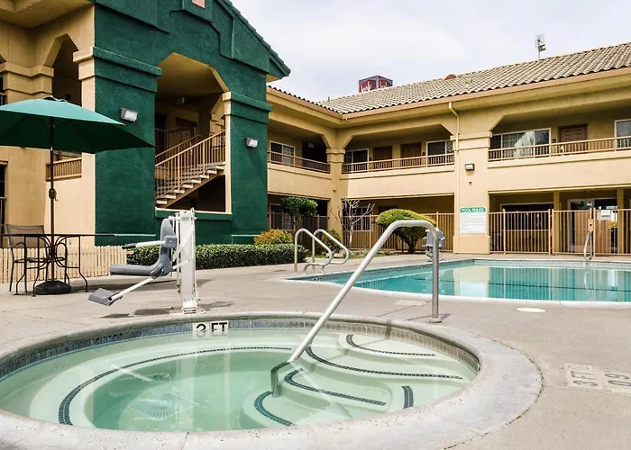Quality Inn & Suites Lathrop