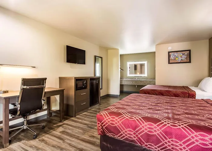 Econo Lodge Inn & Suites Murfreesboro Shopping District