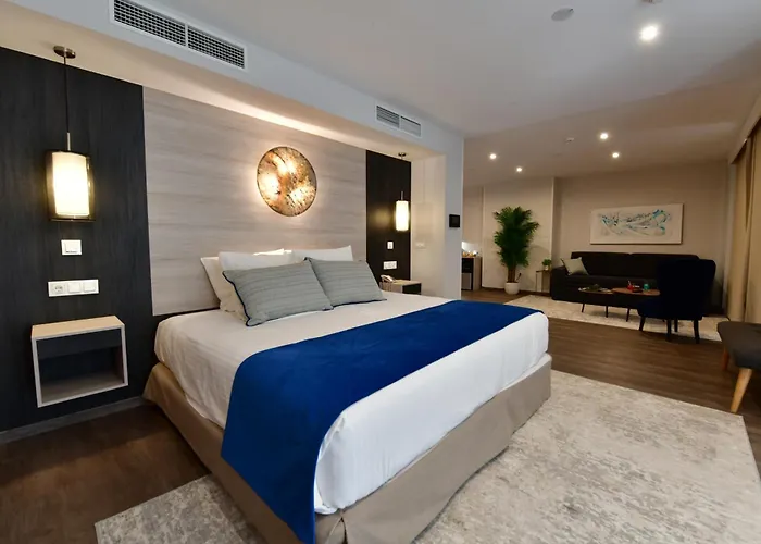 Hotel Salobrena Suites