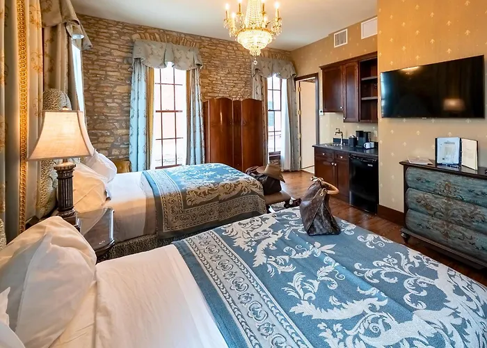 Navasota City Center Hotels