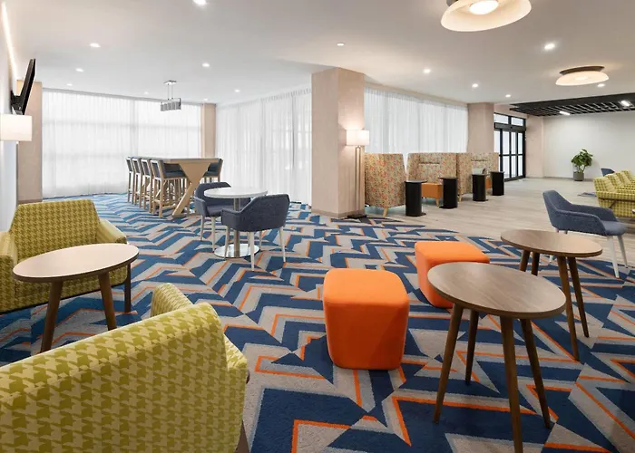 La Quinta Inn & Suites By Wyndham Queens Nyc Jfk Airtrain