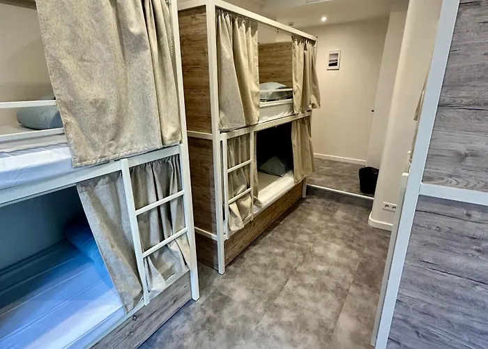 Hostel Meyerbeer - Rooms And Apartments