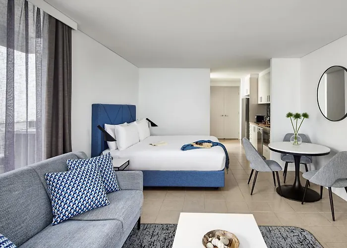 Meriton Suites Broadbeach