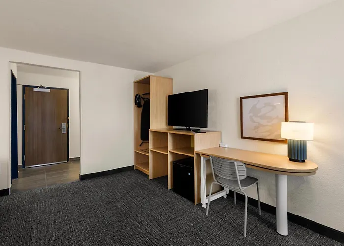 Spark By Hilton Fort Wayne