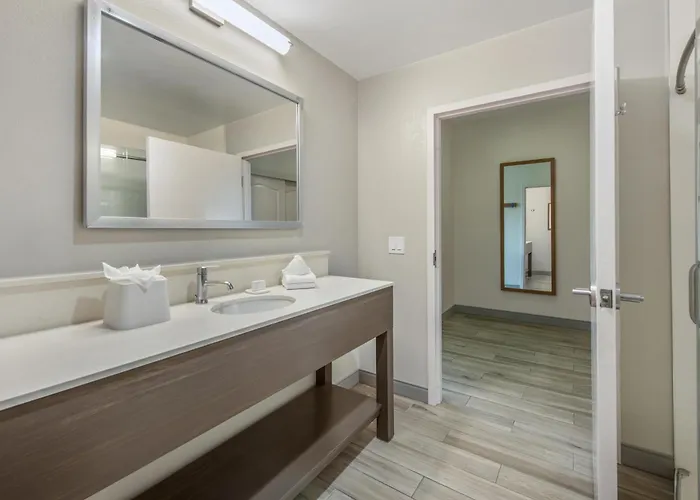 Hampton Inn Channel Islands Harbor