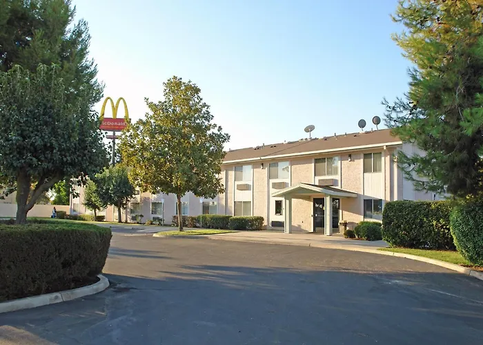 Super 8 By Wyndham Selma/Fresno Area