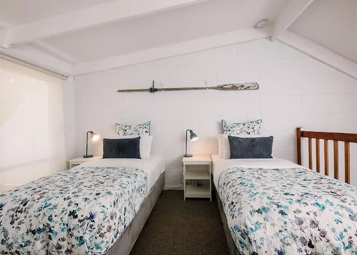Port O' Call Motel