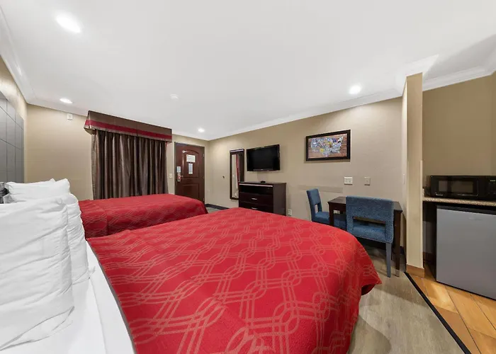 Econo Lodge Inn & Suites Escondido Downtown