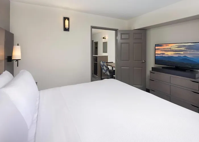 La Quinta Inn & Suites By Wyndham Downtown Asheville