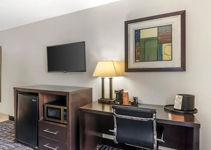Quality Inn & Suites Chattanooga-East Ridge