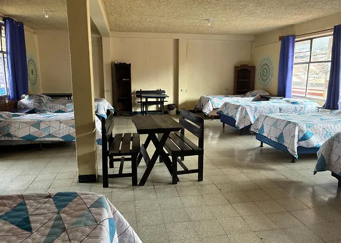 Kasa Kiwi Hostel & Travel Agency