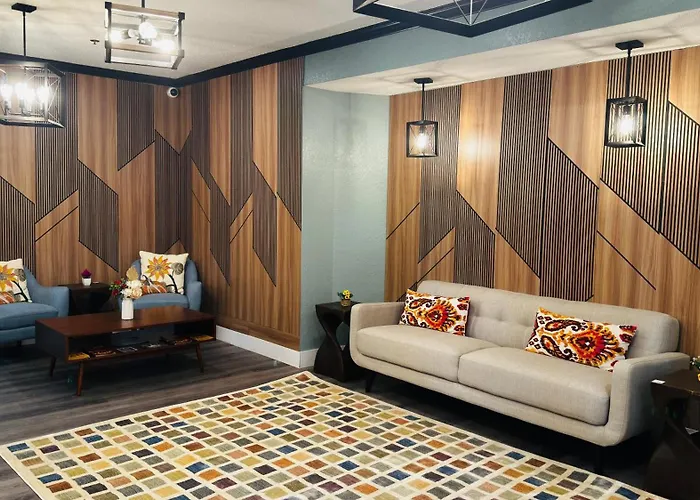 Blaine Town Inn & Suites