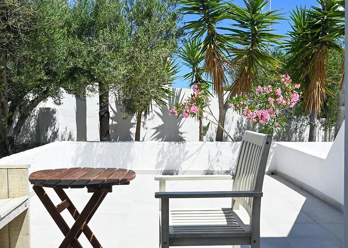 Hotels in Pollonia