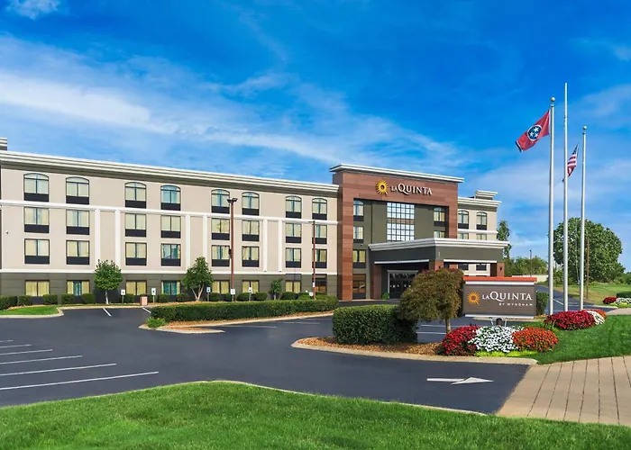Clarksville Hotels