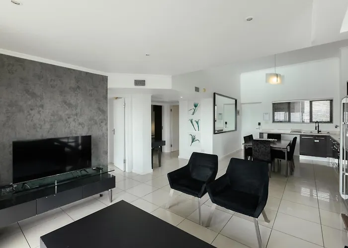 The Nicol Hotel And Apartments