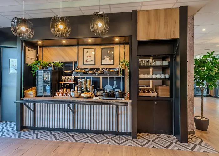B&B Hotel Landerneau Bois Noir