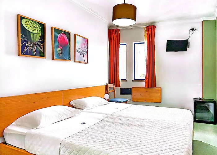Weaa Hotel