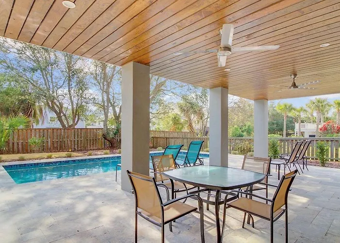 616 Carolina Boulevard By Avantstay
