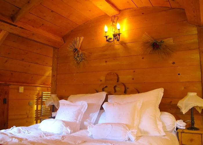 Hotel Les Chalets De Philippe Avec Jacuzzis Privatifs