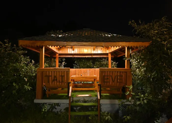 The Wild Planet - Treehouses & Cottages