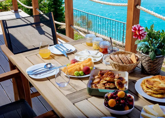 Kshira Oasis Qeparo - Boutique Beachfront Suites & Restaurant