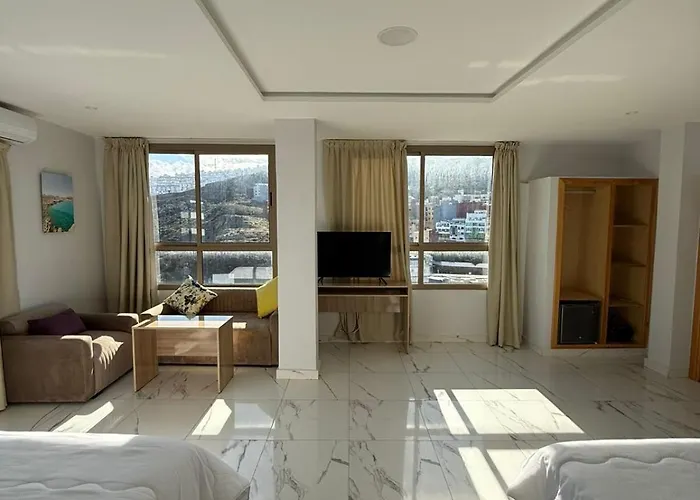 Golden Bay Hotel