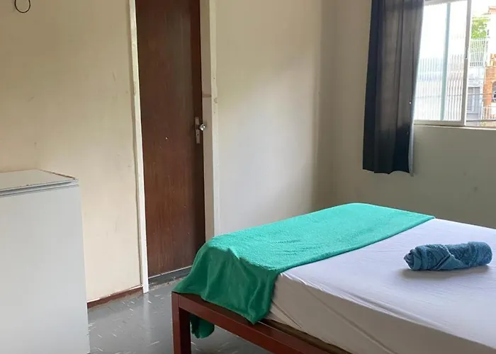 Quarto Simples e Bem Localizado no Centro da Cidade