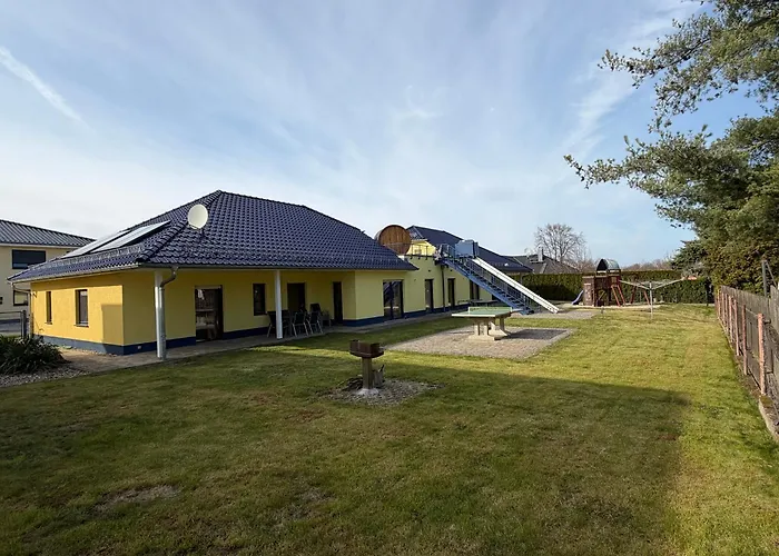 Ferienhaus Strandhaus Sonnenseite links, nur 100m vom Senftenberger See