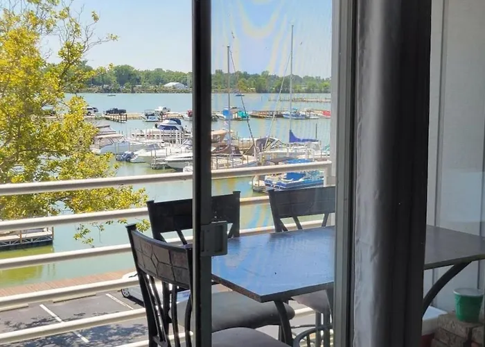 Port Clinton Beach hotels