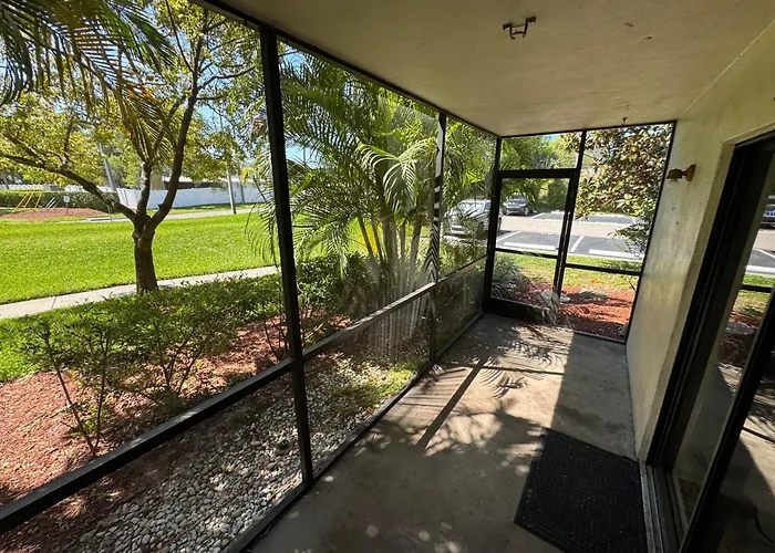 Palm Harbor Beach hotels