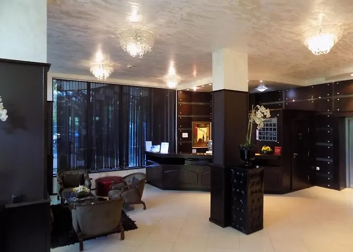 Sapphire Apartment