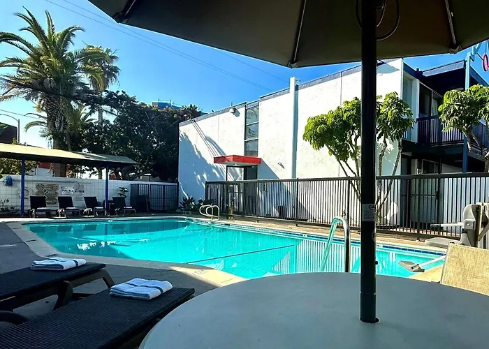 Days Inn By Wyndham Los Angeles Lax Airport Stadium Area