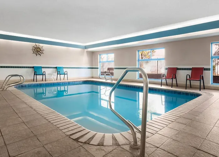 Days Inn & Suites By Wyndham Airport Albuquerque