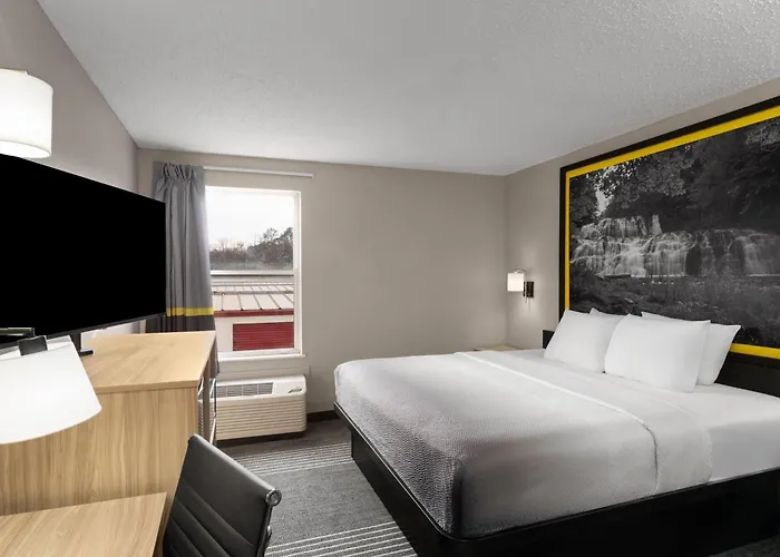 Super 8 By Wyndham Chattanooga East - Hamilton Place