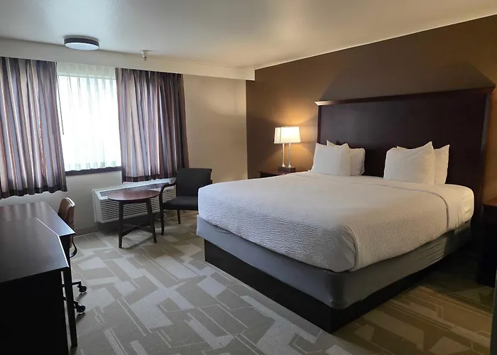 Ramada By Wyndham Tukwila Southcenter