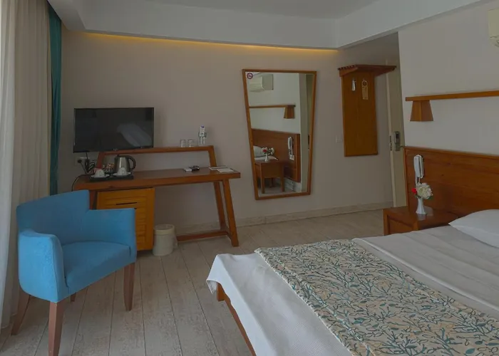 Dedeminn Marina Hotel